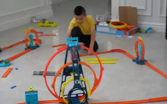How to Connect Hot Wheels Tracks